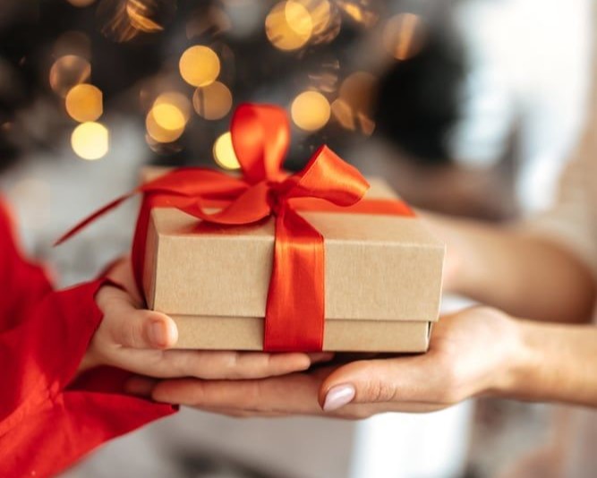 5 Unique Birthday Gifts To Make Their Day Extra Special